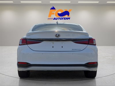 2024 Lexus ES 300h F SPORT Handling