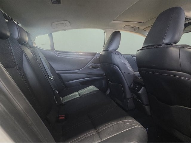 2021 Lexus ES 300h Ultra Luxury