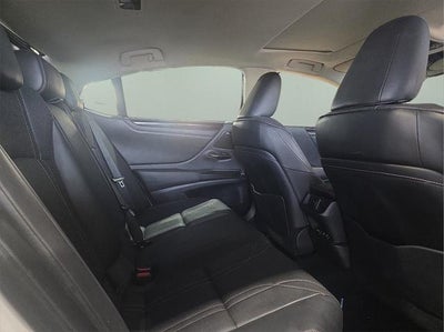 2021 Lexus ES 300h Ultra Luxury