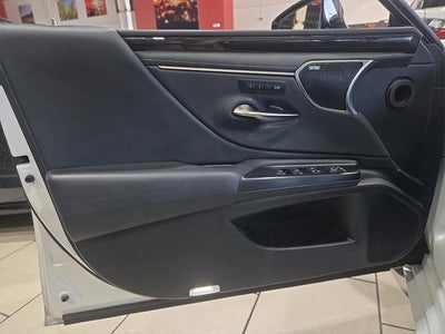 2021 Lexus ES 300h Ultra Luxury