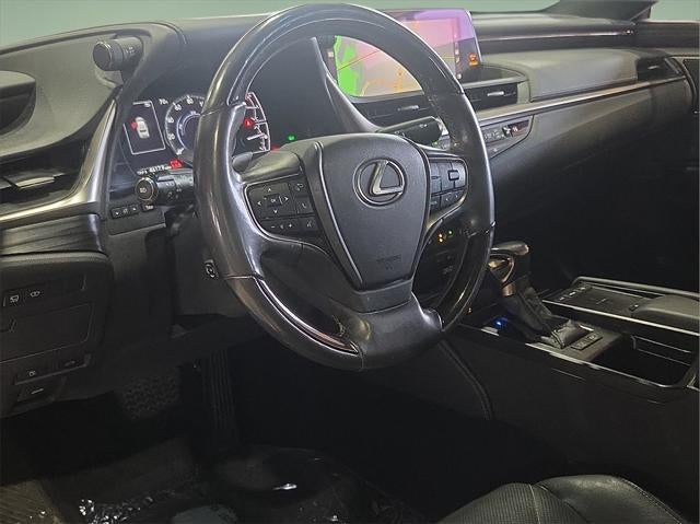 2021 Lexus ES 300h Ultra Luxury