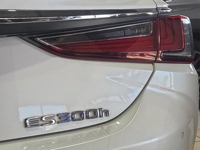 2021 Lexus ES 300h Ultra Luxury