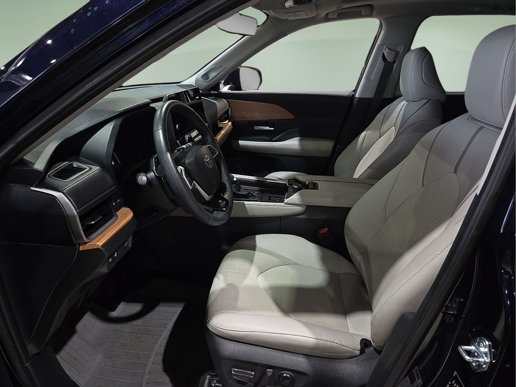 2025 Toyota Grand Highlander Platinum