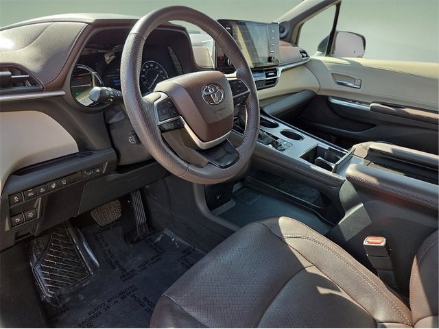 2023 Toyota Sienna Platinum 7 Passenger
