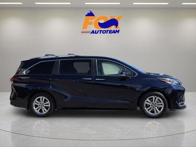 2023 Toyota Sienna Platinum 7 Passenger