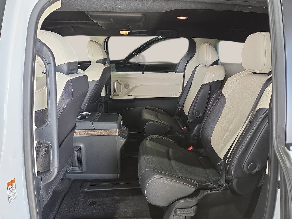 2025 Toyota Sienna Platinum 7 Passenger
