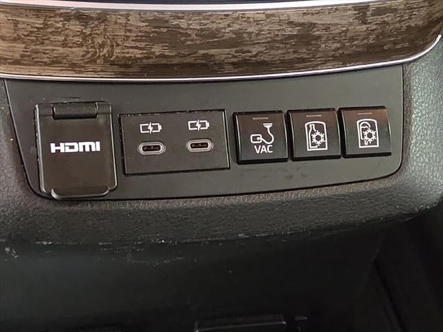 2025 Toyota Sienna Platinum 7 Passenger