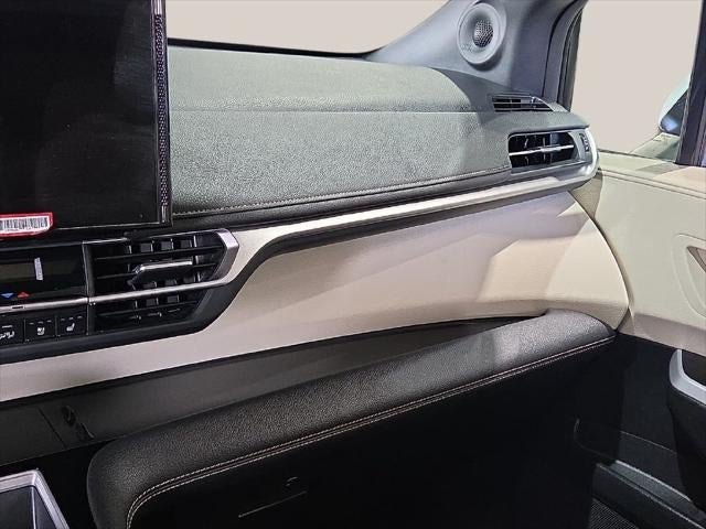 2025 Toyota Sienna Platinum 7 Passenger