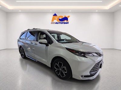 2025 Toyota Sienna Platinum 7 Passenger