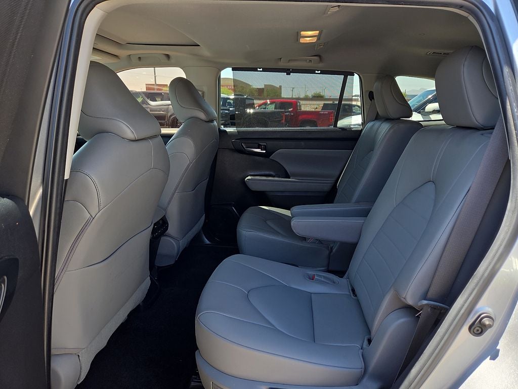 2023 Toyota Highlander Hybrid XLE