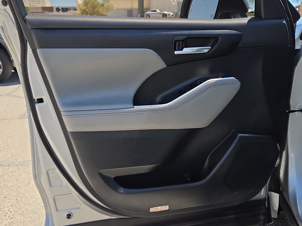 2023 Toyota Highlander Hybrid XLE