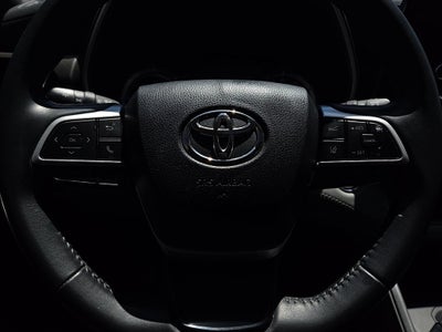 2023 Toyota Highlander Hybrid XLE