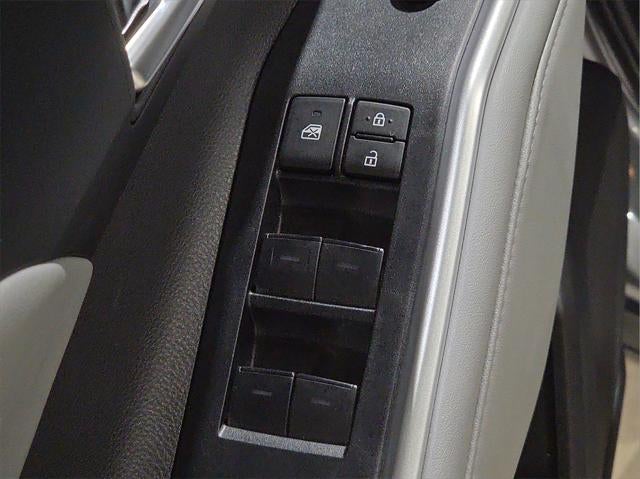 2025 Toyota Highlander Hybrid XLE