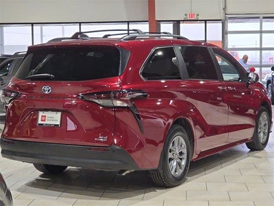 2023 Toyota Sienna XLE