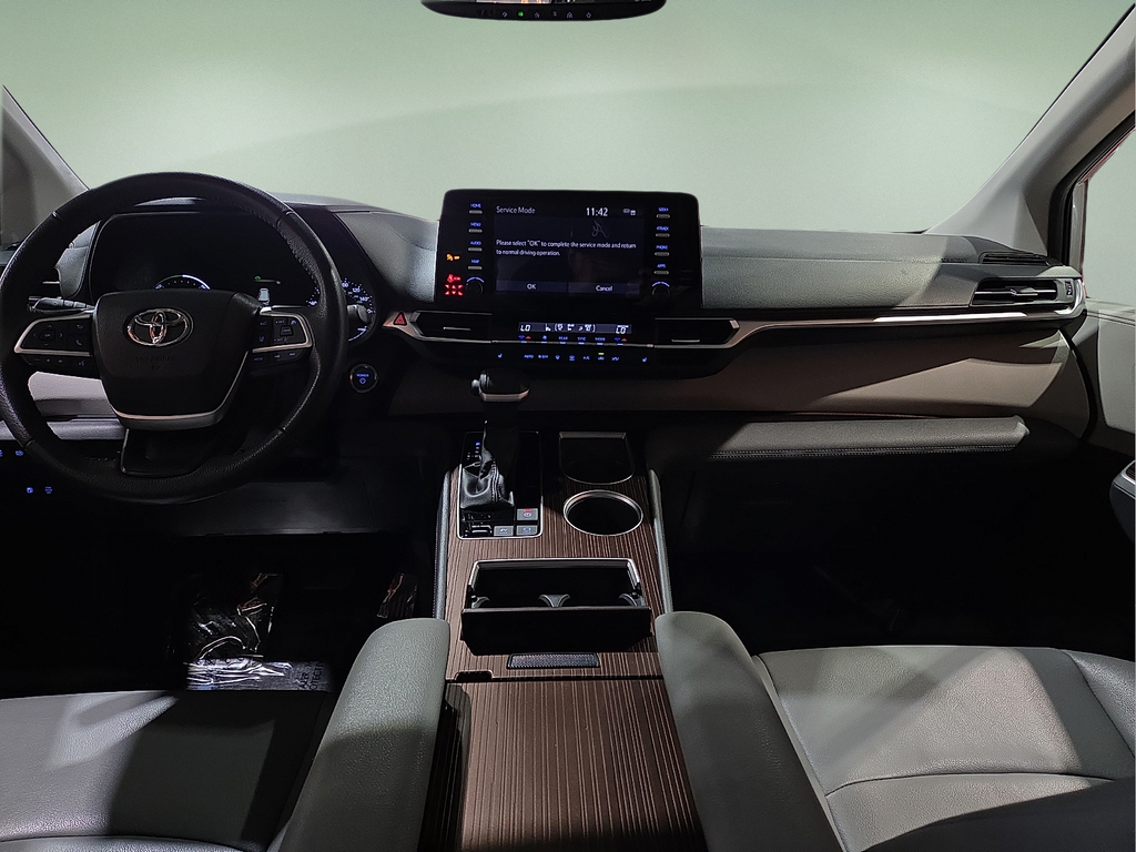 2023 Toyota Sienna XLE 8 Passenger