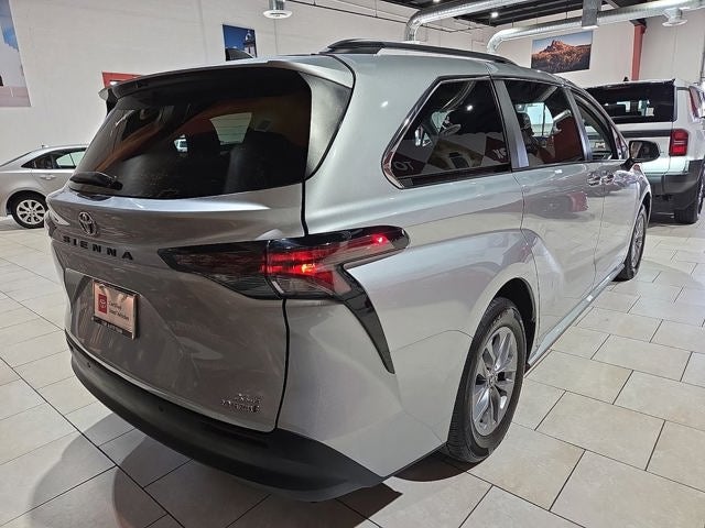 2023 Toyota Sienna XLE