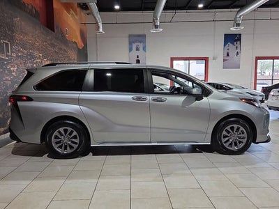 2023 Toyota Sienna XLE