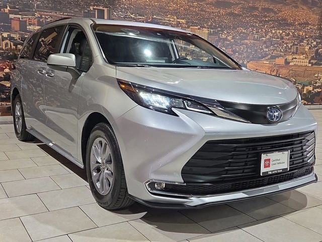 2023 Toyota Sienna XLE