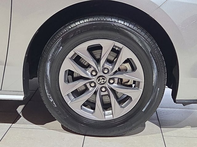 2023 Toyota Sienna XLE