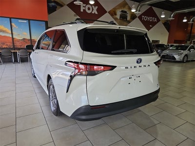 2021 Toyota SIENNA XLE XLE 8 Passenger