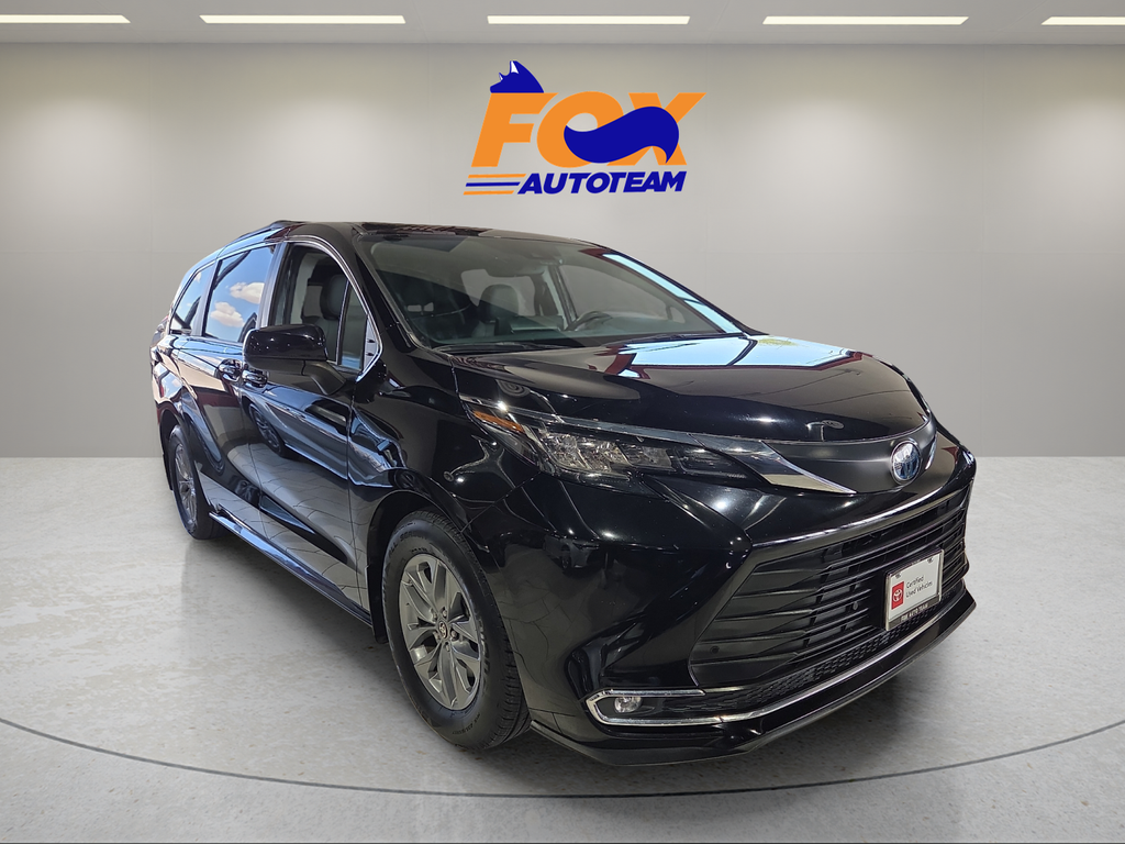 2022 Toyota Sienna XLE 8 Passenger