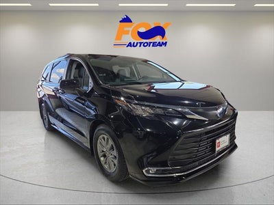 2022 Toyota Sienna XLE 8 Passenger