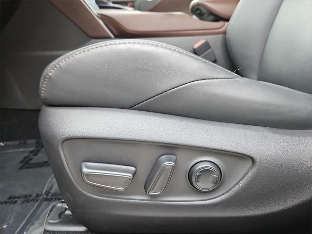 2023 Toyota Venza LE