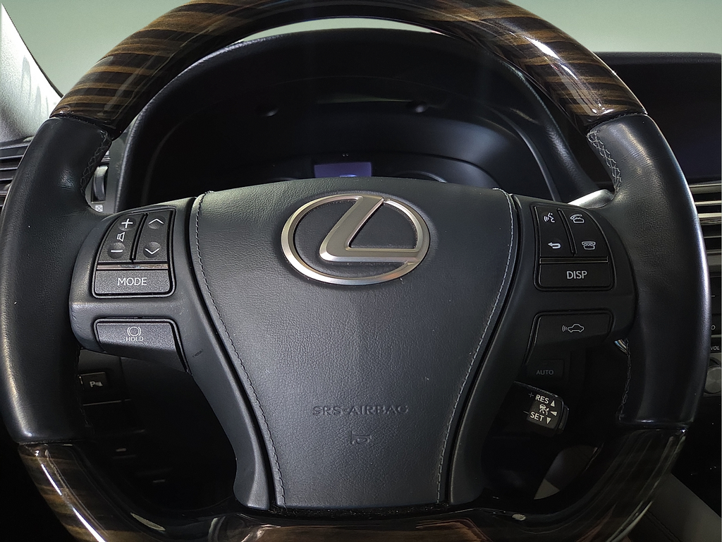 2017 Lexus LS 460