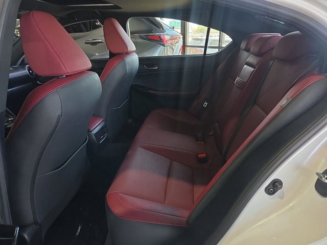 2023 Lexus IS 300