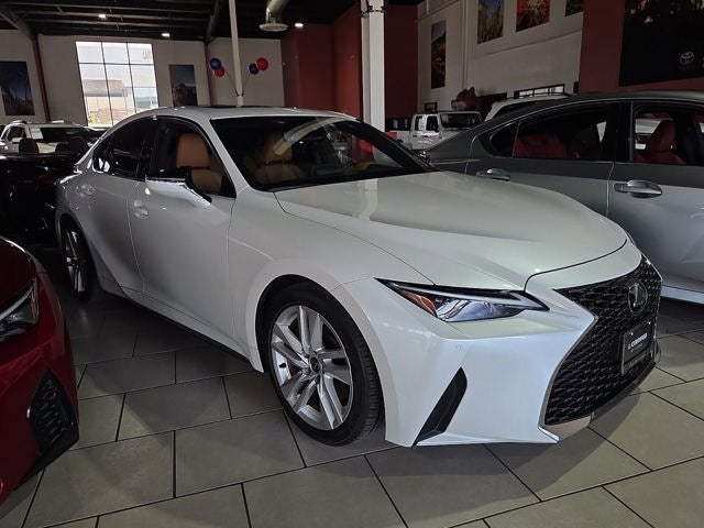 2024 Lexus IS 300