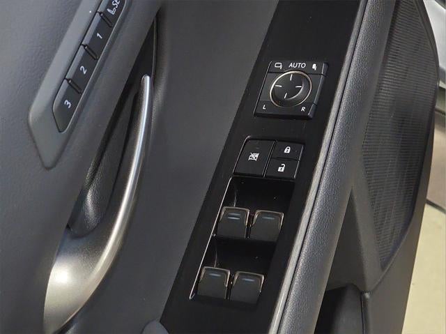 2023 Lexus UX 250h F SPORT Handling