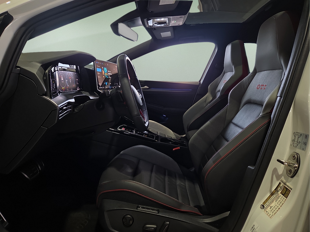 2025 Volkswagen Golf GTI 2.0T SE
