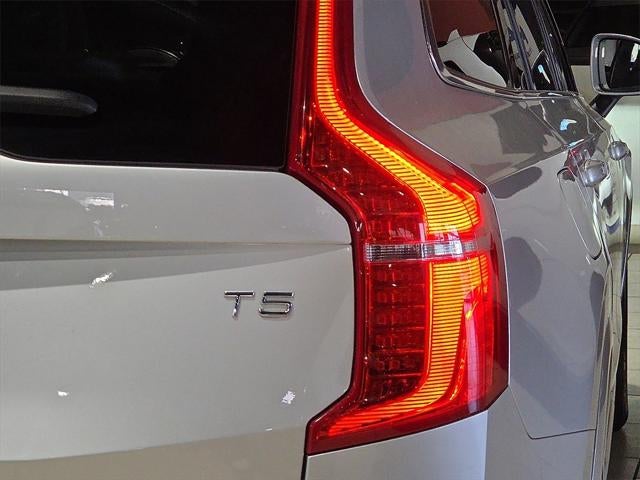 2021 Volvo XC90 T5 Momentum