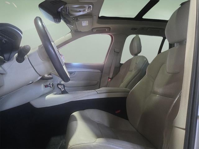 2021 Volvo XC90 T5 Momentum