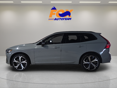 2024 Volvo XC60 B5 Ultimate Dark Theme