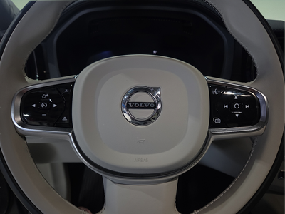2024 Volvo XC60 B5 Ultimate Dark Theme