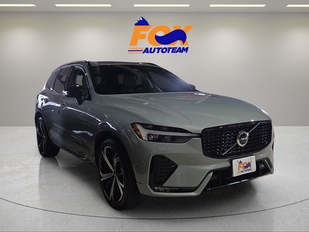2024 Volvo XC60 B5 Ultimate Dark Theme