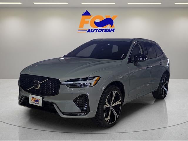 2024 Volvo XC60 B5 Ultimate Dark Theme