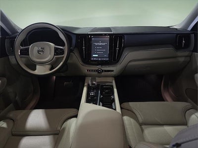 2024 Volvo XC60 B5 Ultimate Dark Theme