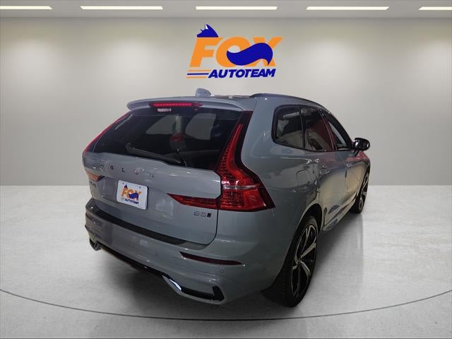 2024 Volvo XC60 B5 Ultimate Dark Theme
