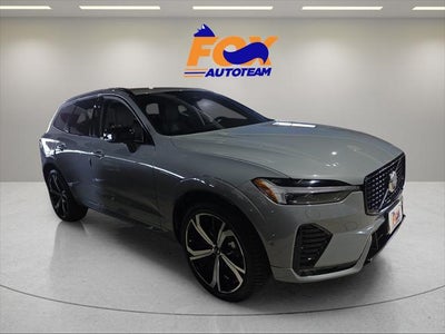 2024 Volvo XC60 B5 Ultimate Dark Theme