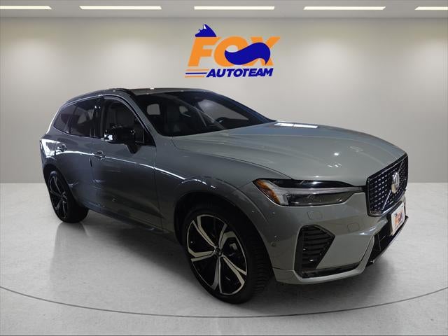 2024 Volvo XC60 B5 Ultimate Dark Theme