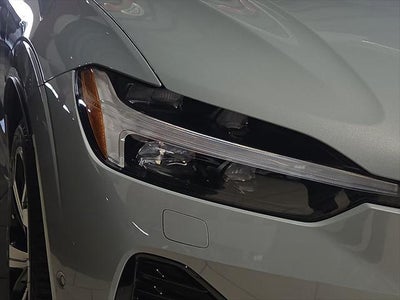 2024 Volvo XC60 B5 Ultimate Dark Theme