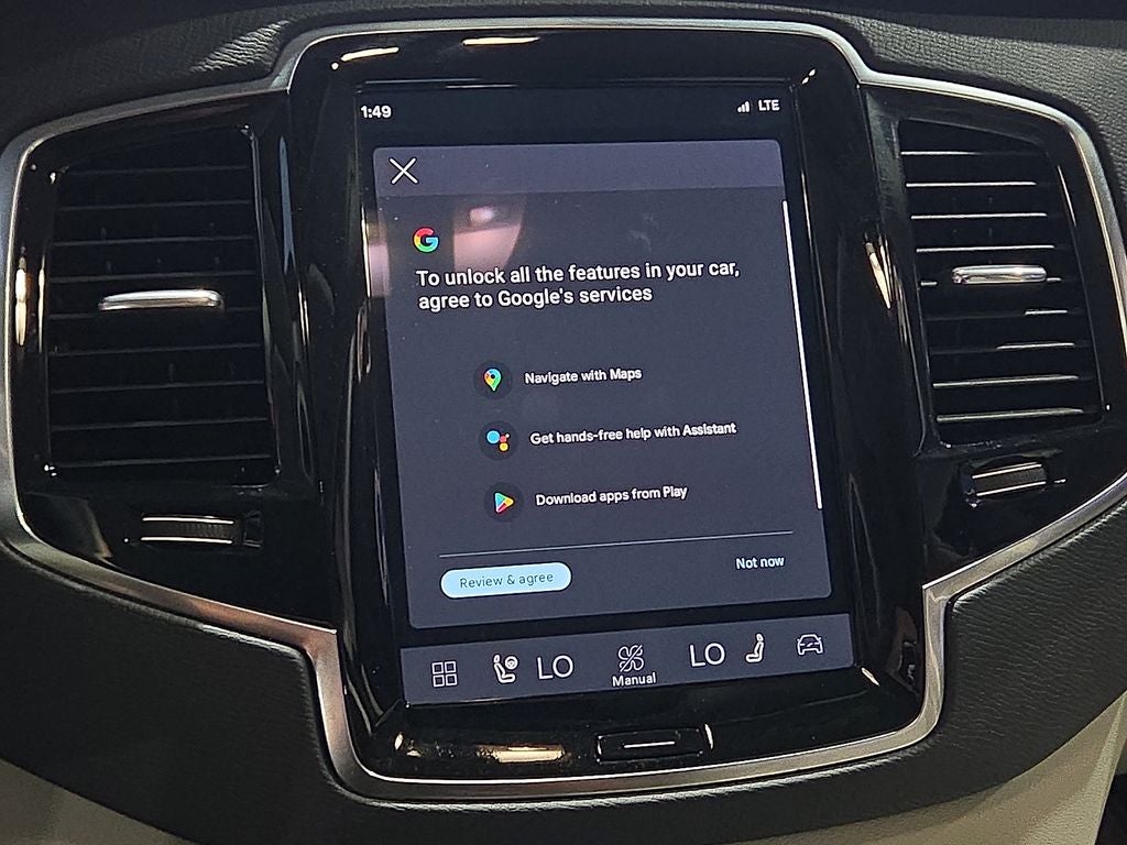 2025 Volvo XC90 B5 Plus