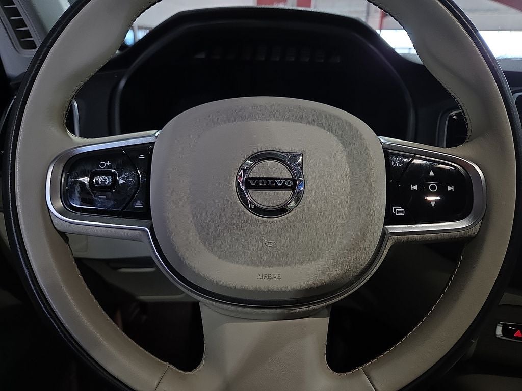 2025 Volvo XC90 B5 Plus