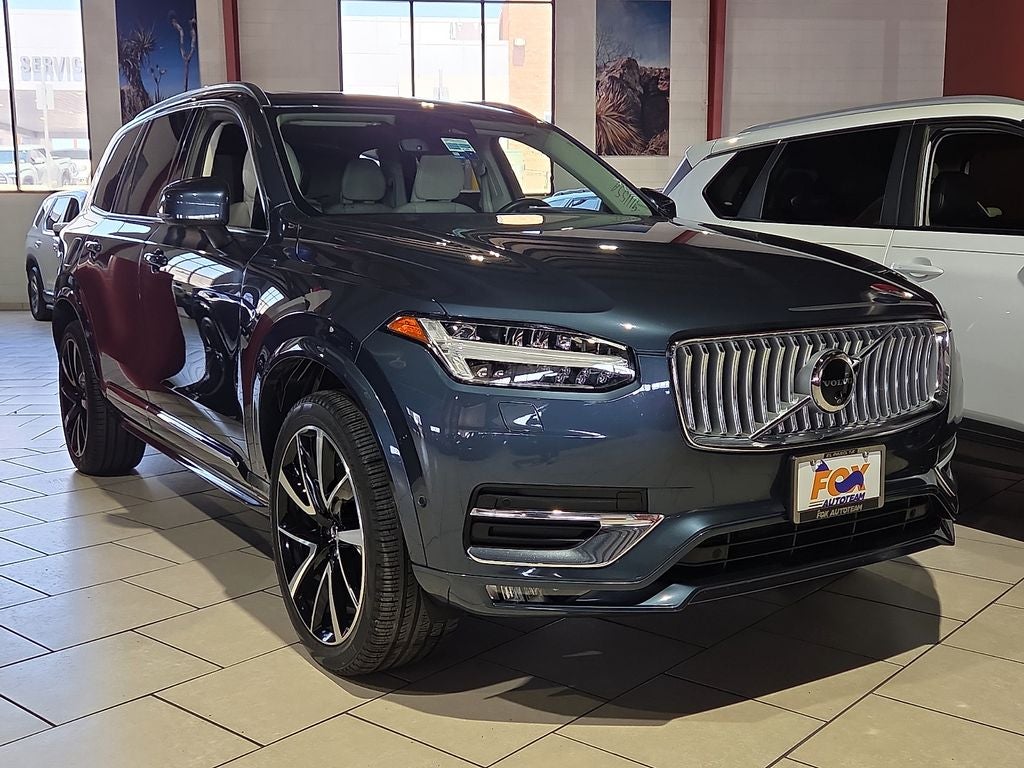 2025 Volvo XC90 B5 Plus