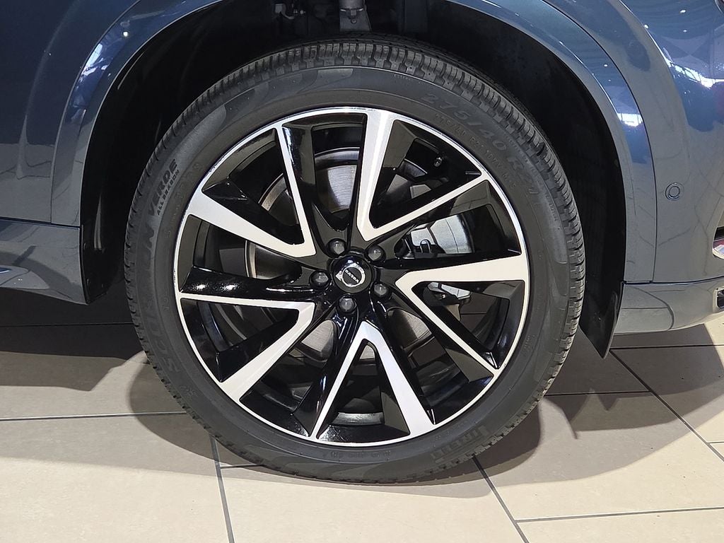 2025 Volvo XC90 B5 Plus